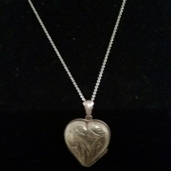 Necklace - Picture 2 of 5